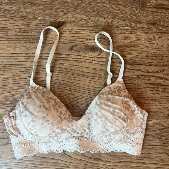 Cuddl Duds Soft Smooth Comfort Wire free Lace Bra Size small nwot - Picture 1 of 4
